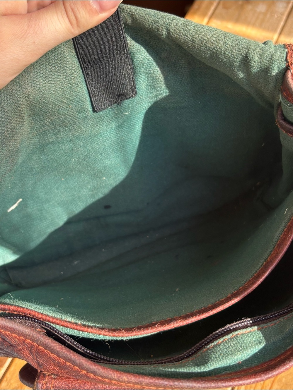 Vintage Brown Leather Crossbody Messenger Bag - Picture 6 of 8